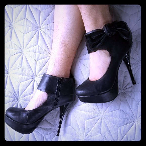 Charlotte Russe Shoes - SEXY VEGAN Pin Up Goth Bow Zip back Platform Heels